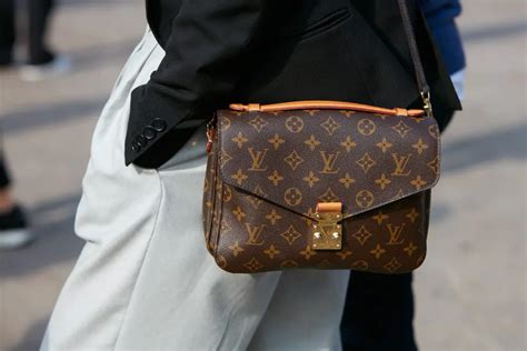 louis vuitton crossbody style|louis vuitton crossbody wallet.